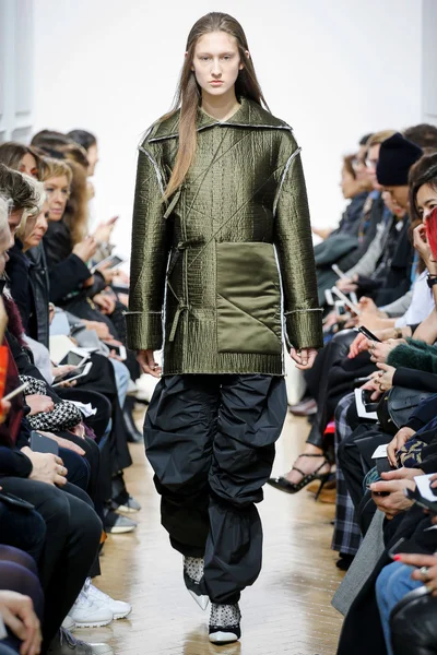 Look 27